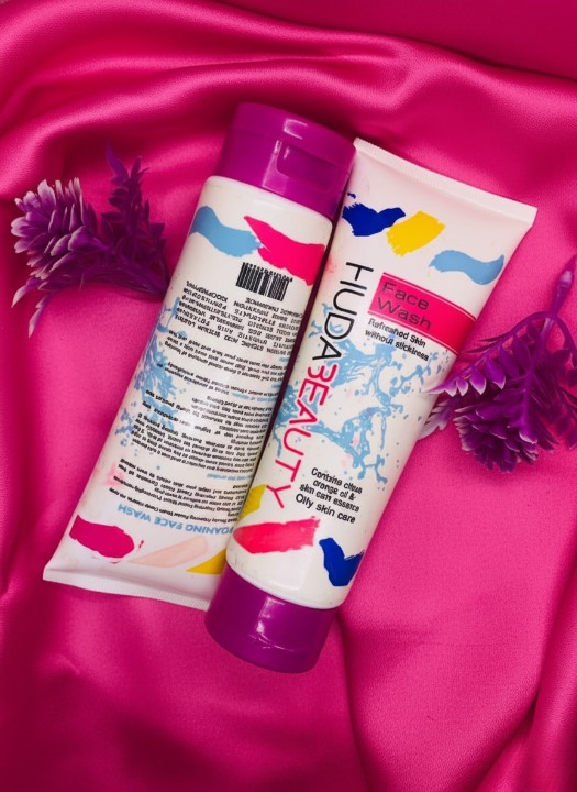 huda-beauty-face-wash-100ml-gentle-liquid-cleanser-for-oily-skin-deep-cleansing-refreshing-daily-skincare-formula-1-flyingcart.pk