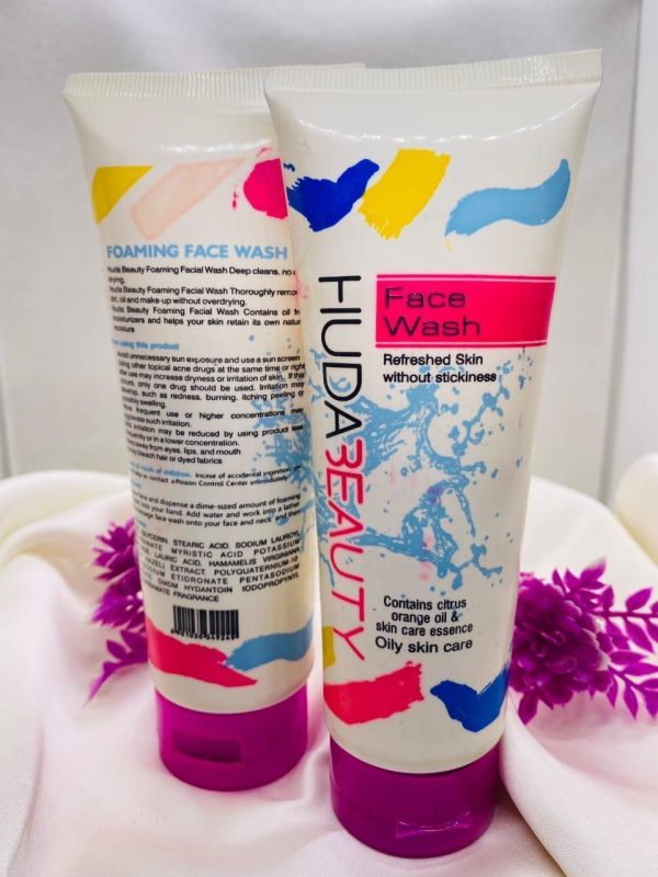 huda-beauty-face-wash-100ml-gentle-liquid-cleanser-for-oily-skin-deep-cleansing-refreshing-daily-skincare-formula-1-flyingcart.pk