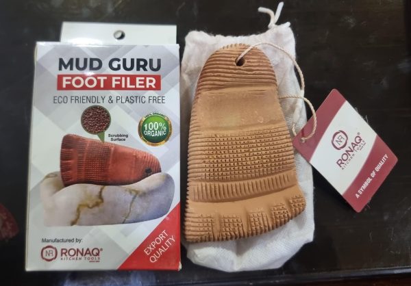 mud-guru-foot-scrubber-corn-remover-for-feet-dead-skin-remover-1_1-flyingcart.pk