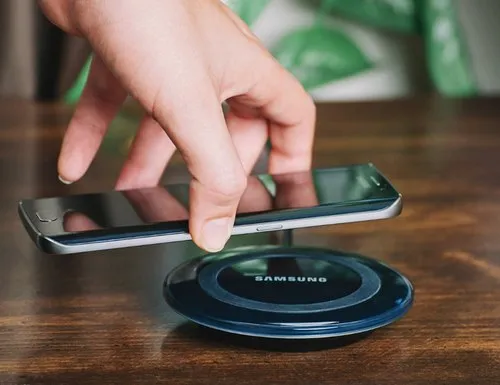 Samsung Wireless Charger - Flyingcart.pk