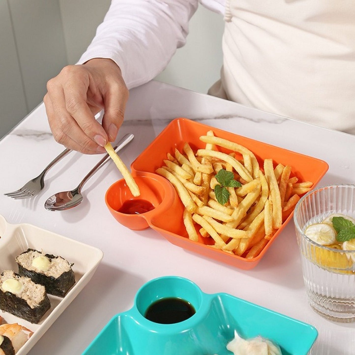 Snack Plate With Dipping Sauce Compartment - FlyingCart.pk