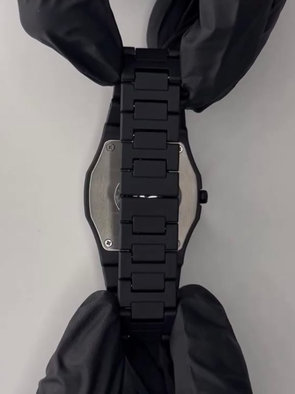 Black Aura Quartz Watch – Stylish Analog Watch for Men & Boys - Flyingcart.pk