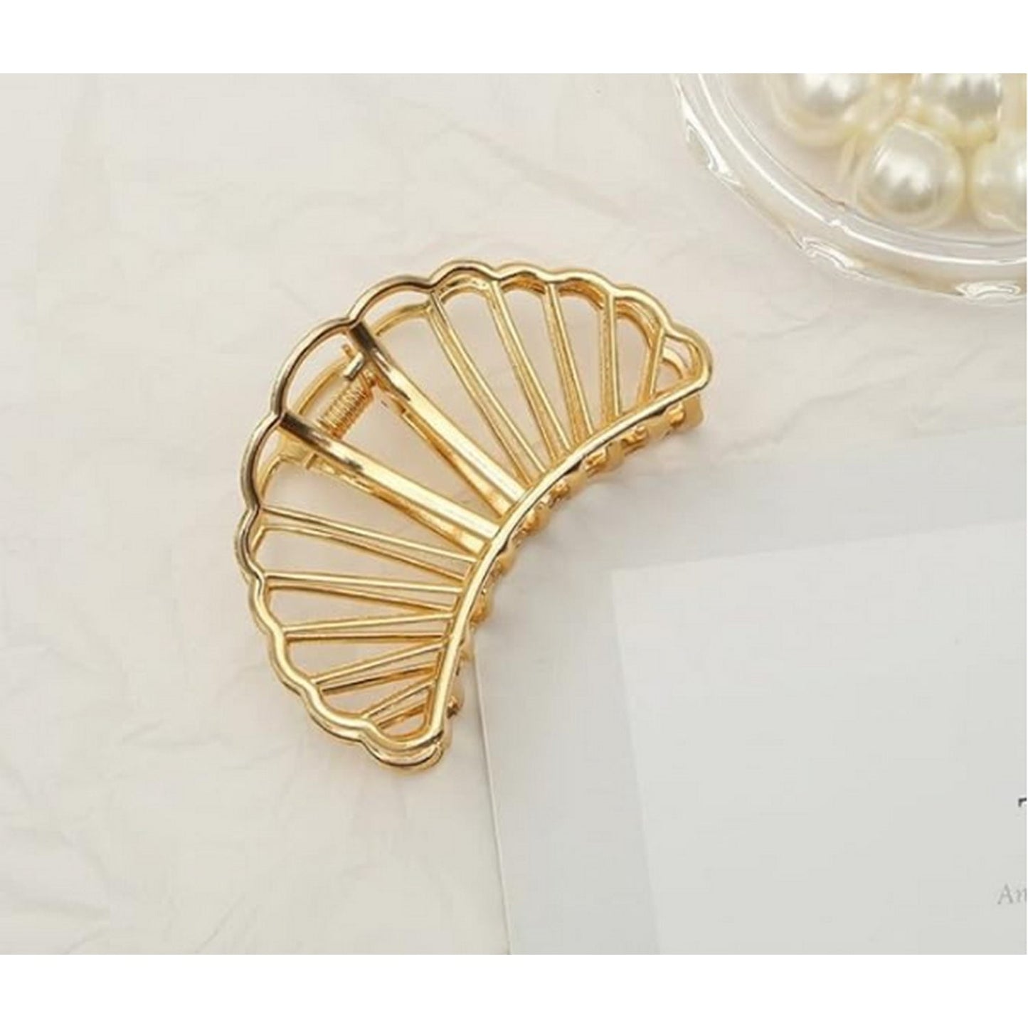 Metal Claw Shell Hair Clip - FlyingCart.pk