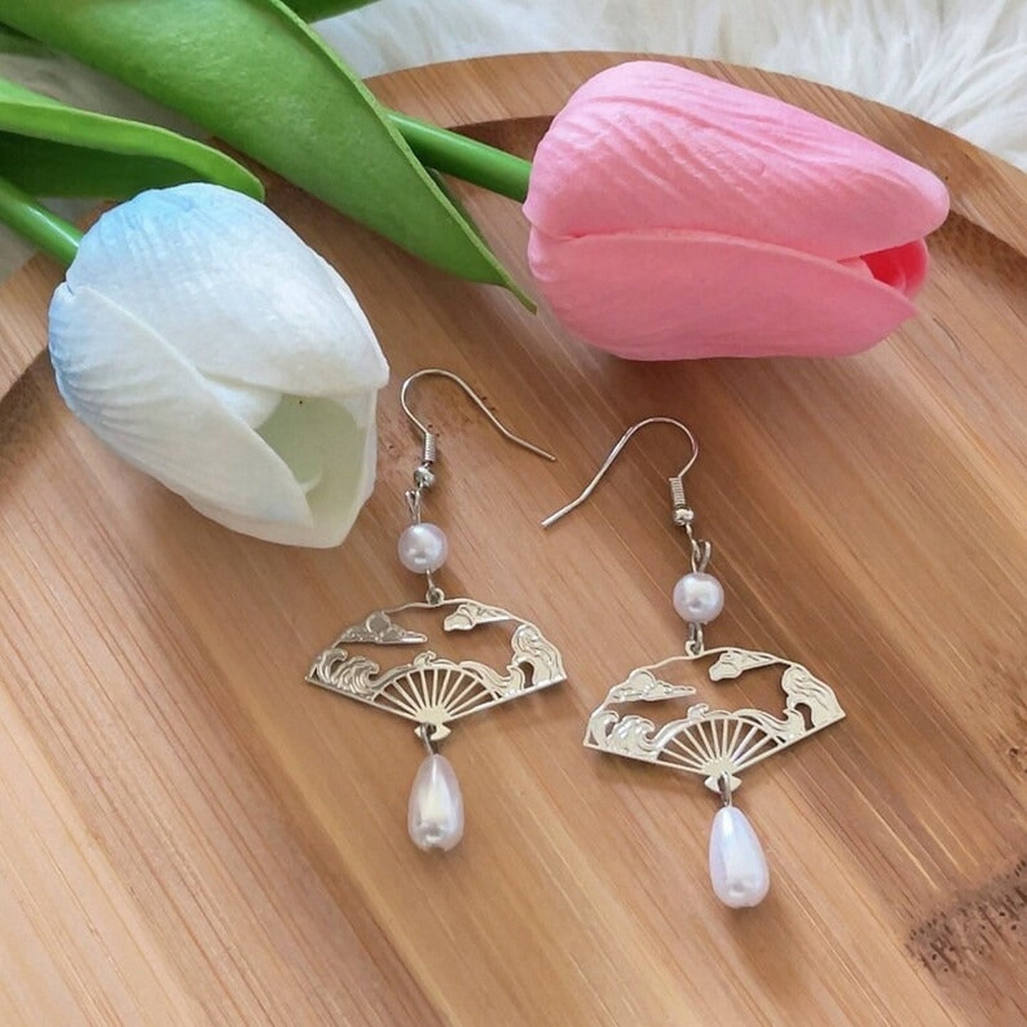 Unique Scalloped Pearl Water Drop Earrings - FlyingCart.pk