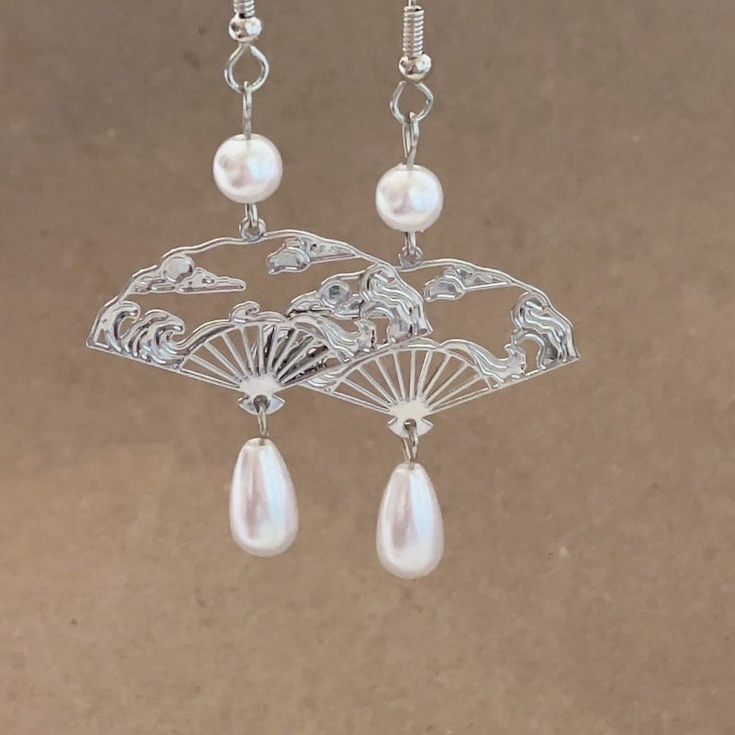 Unique Scalloped Pearl Water Drop Earrings - FlyingCart.pk