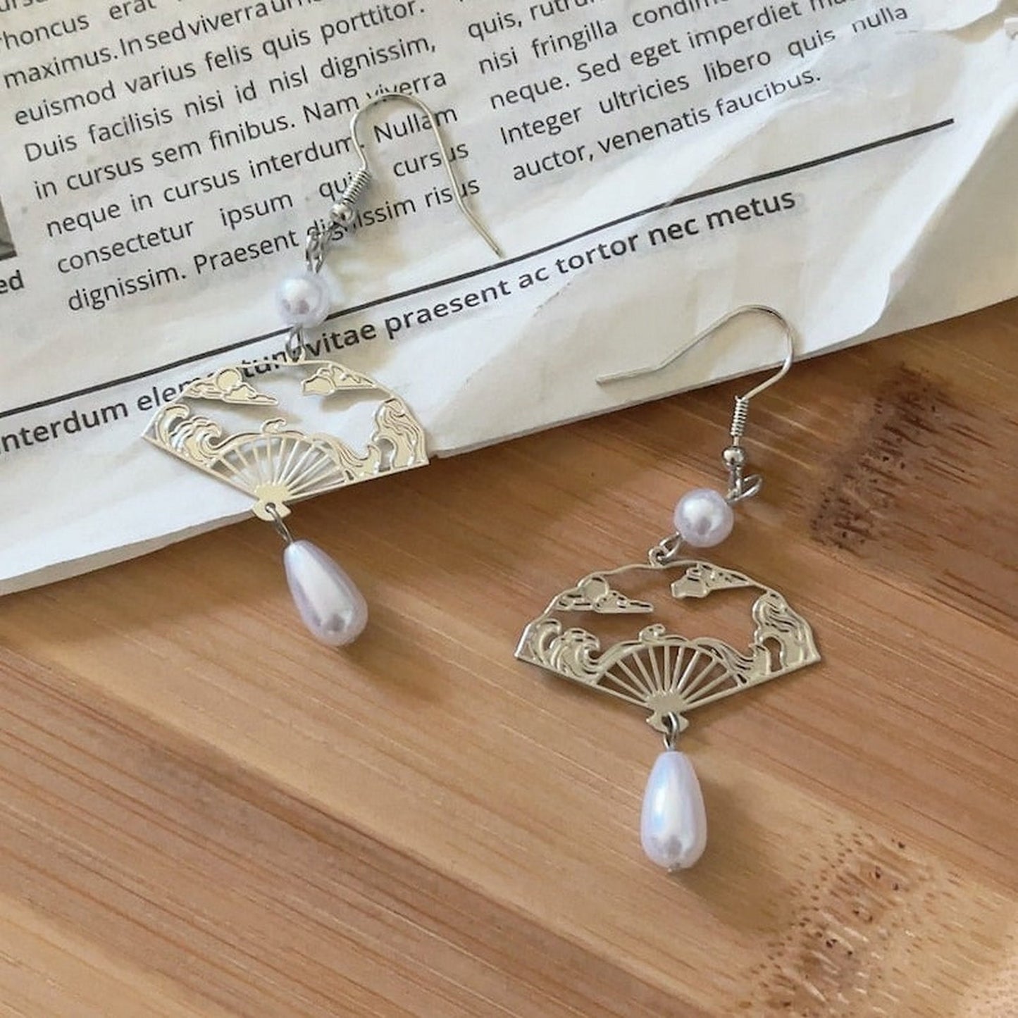 Unique Scalloped Pearl Water Drop Earrings - FlyingCart.pk