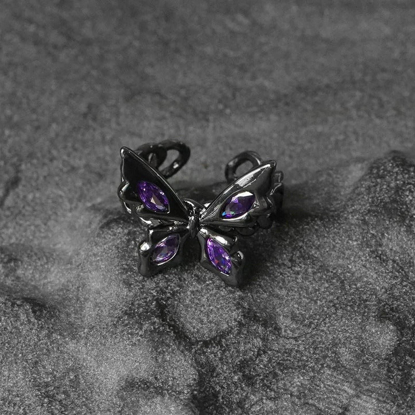 Beautiful Rhinestone Black Butterfly Decorated Ring - FlyingCart.pk