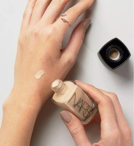 NARS Natural Radiant Foundation - Flyingcart.pk
