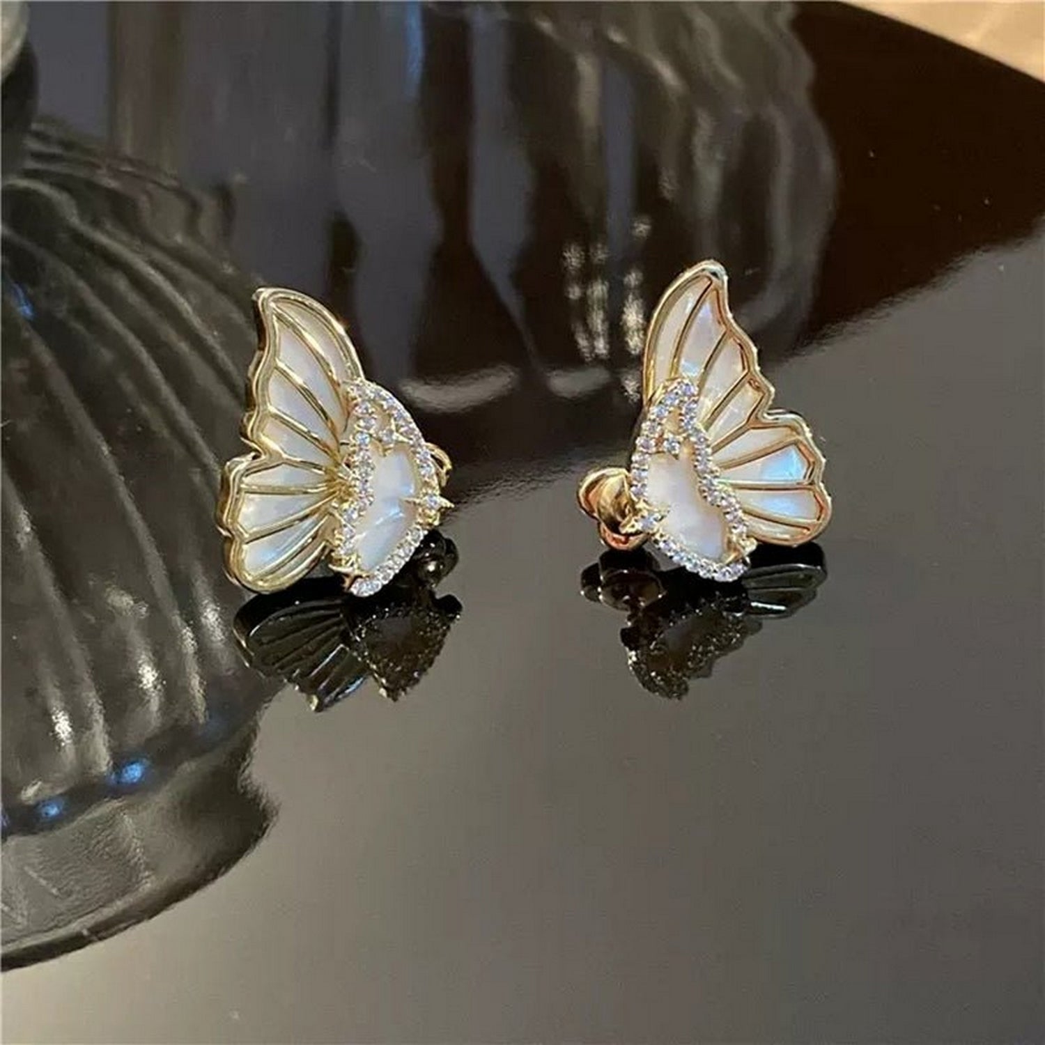 Shell Shape Butterfly Stud Earrings - FlyingCart.pk