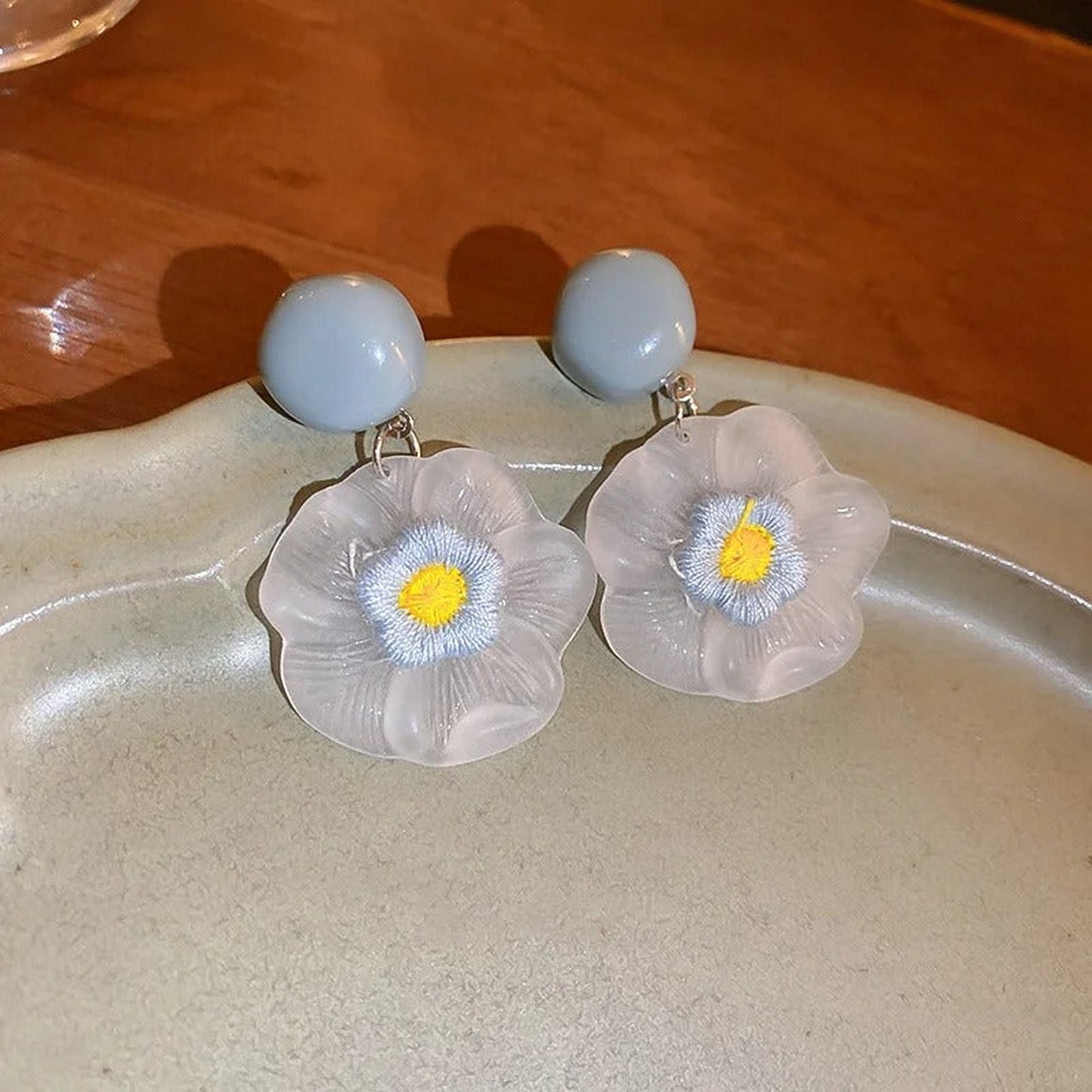 Casual Flower Dangle Earrings Minimalist Resin Flower Jewelry - FlyingCart.pk