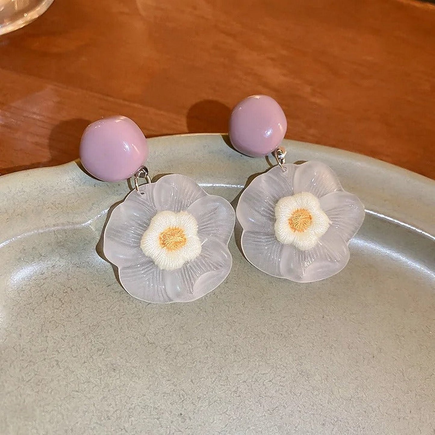 Casual Flower Dangle Earrings Minimalist Resin Flower Jewelry - FlyingCart.pk